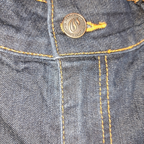 Cello Dark Blue Cuffed Capri's Women's Size 14 - Picture 5 of 7